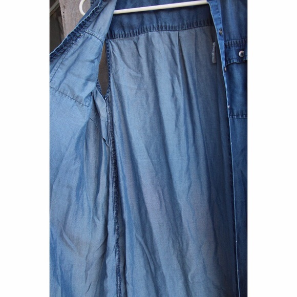 Jean style button-down maternity dress - Picture 5 of 8